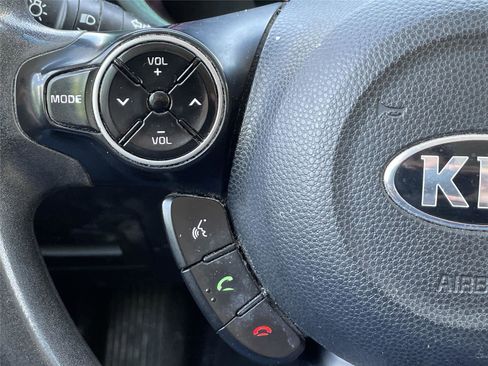 Used 2016 Kia Soul FWD image 18