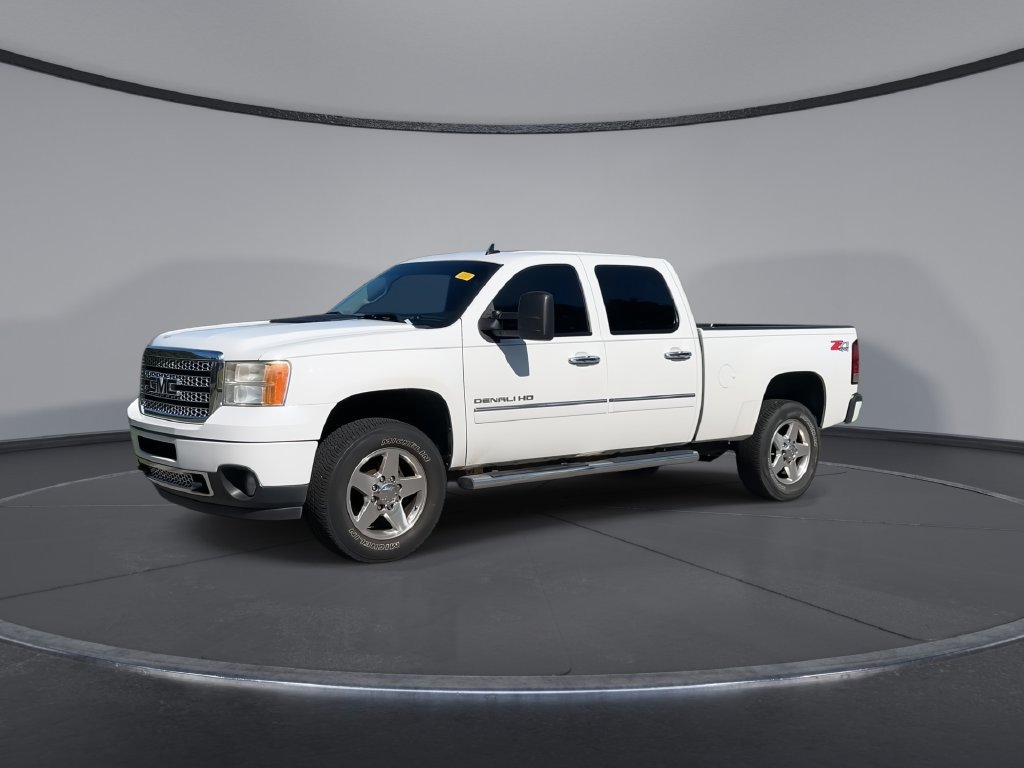 Used 2014 GMC Sierra 2500 Denali w/ Suspension Package, Off-Road AWD/4WD image 4