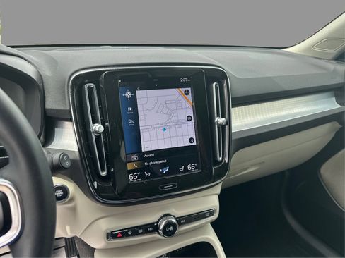 Used 2022 Volvo XC40 T5 Momentum AWD/4WD image 39