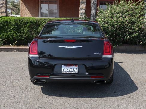 Used 2020 Chrysler 300 S image 6