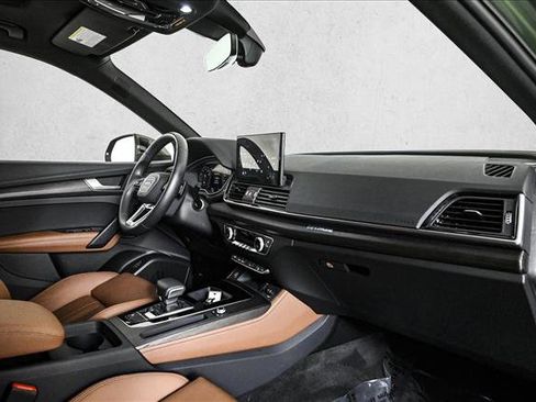 Certified 2025 Audi Q5 2.0T Premium Plus image 23