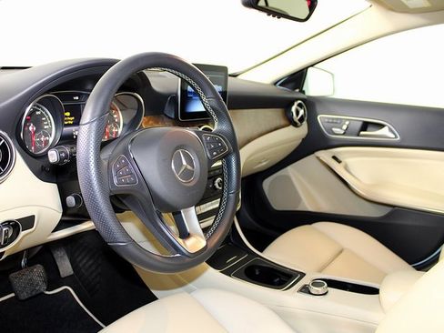 Used 2020 Mercedes-Benz GLA 250 4MATIC image 4