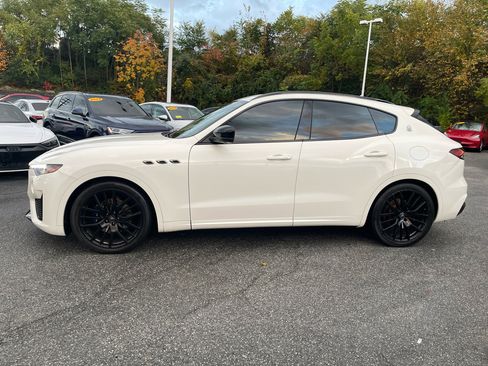 Used 2021 Maserati Levante image 8