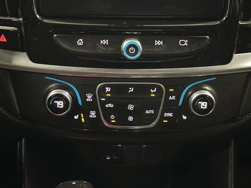 Used 2019 Chevrolet Traverse LT image 20