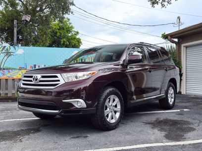 Used 2011 Toyota Highlander SE w/ Tow Pkg