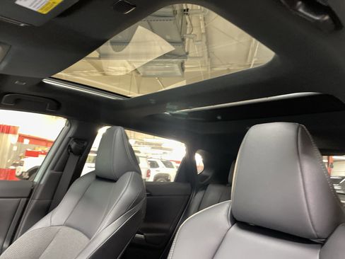 Used 2025 Toyota bZ4X XLE image 28