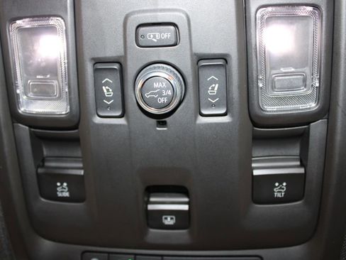 Used 2023 Chevrolet Suburban Z71 w/ Luxury Package image 55