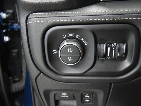 Used 2024 RAM 1500 Limited image 9