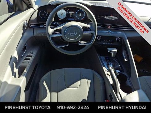 Used 2024 Hyundai Elantra SEL image 10