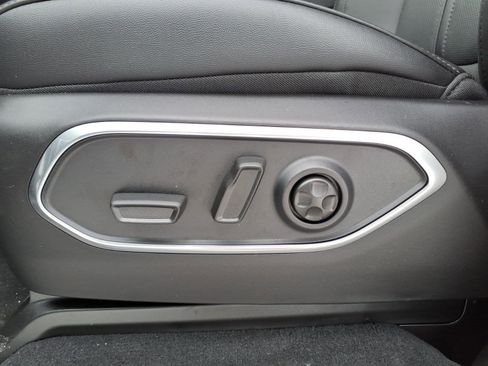 New 2026 Jeep Grand Wagoneer 4WD image 14