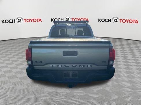 Used 2020 Toyota Tacoma SR5 AWD/4WD image 7
