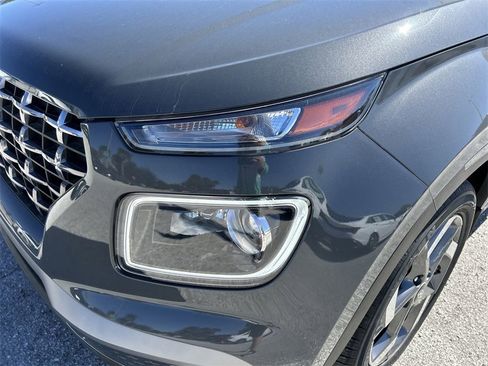 New 2025 Hyundai Venue Limited image 16
