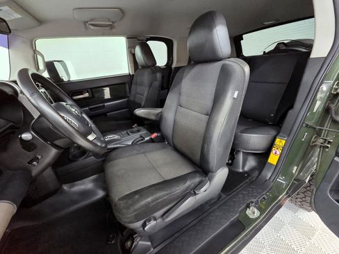 Used 2013 Toyota FJ Cruiser 4WD image 38