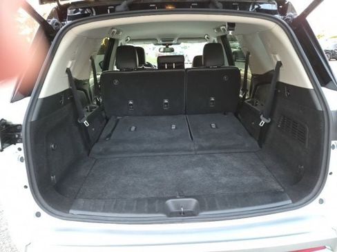 Used 2022 Nissan Pathfinder SL image 11