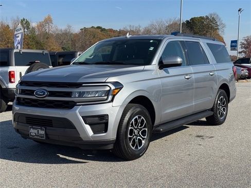 Used 2024 Ford Expedition Max XLT image 7