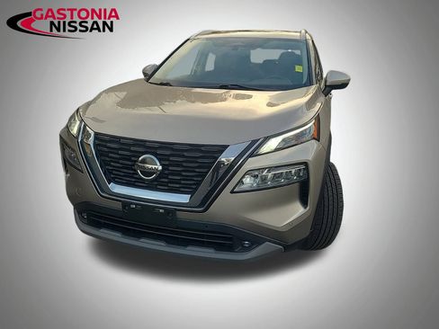 Used 2021 Nissan Rogue SL w/ Premium Package image 6