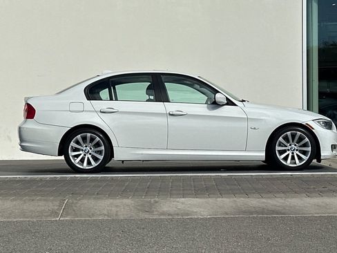 Used 2011 BMW 328i Sedan RWD image 2