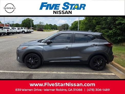 Used 2024 Nissan Kicks SR w/ Interior Electronics Package FWD image 4