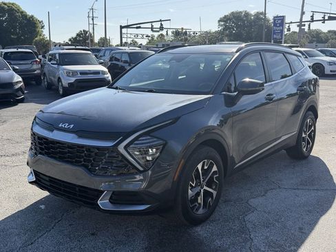 Certified 2024 Kia Sportage EX w/ EX Premium Package AWD/4WD image 9