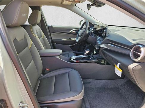 Certified 2026 Chevrolet Trax ACTIV w/ Sunroof Package FWD image 17