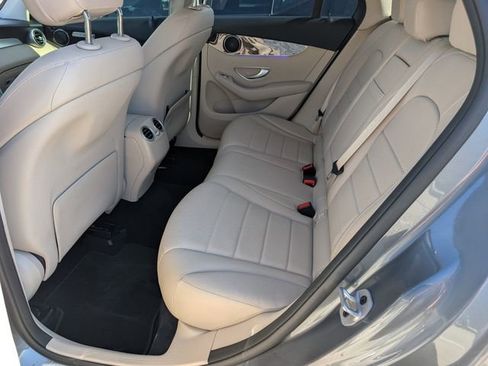 Used 2021 Mercedes-Benz GLC 300 image 25