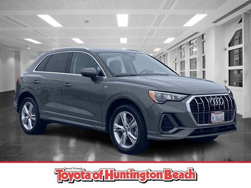 Used 2021 Audi Q3 2.0T Premium w/ Convenience Package AWD/4WD image 1