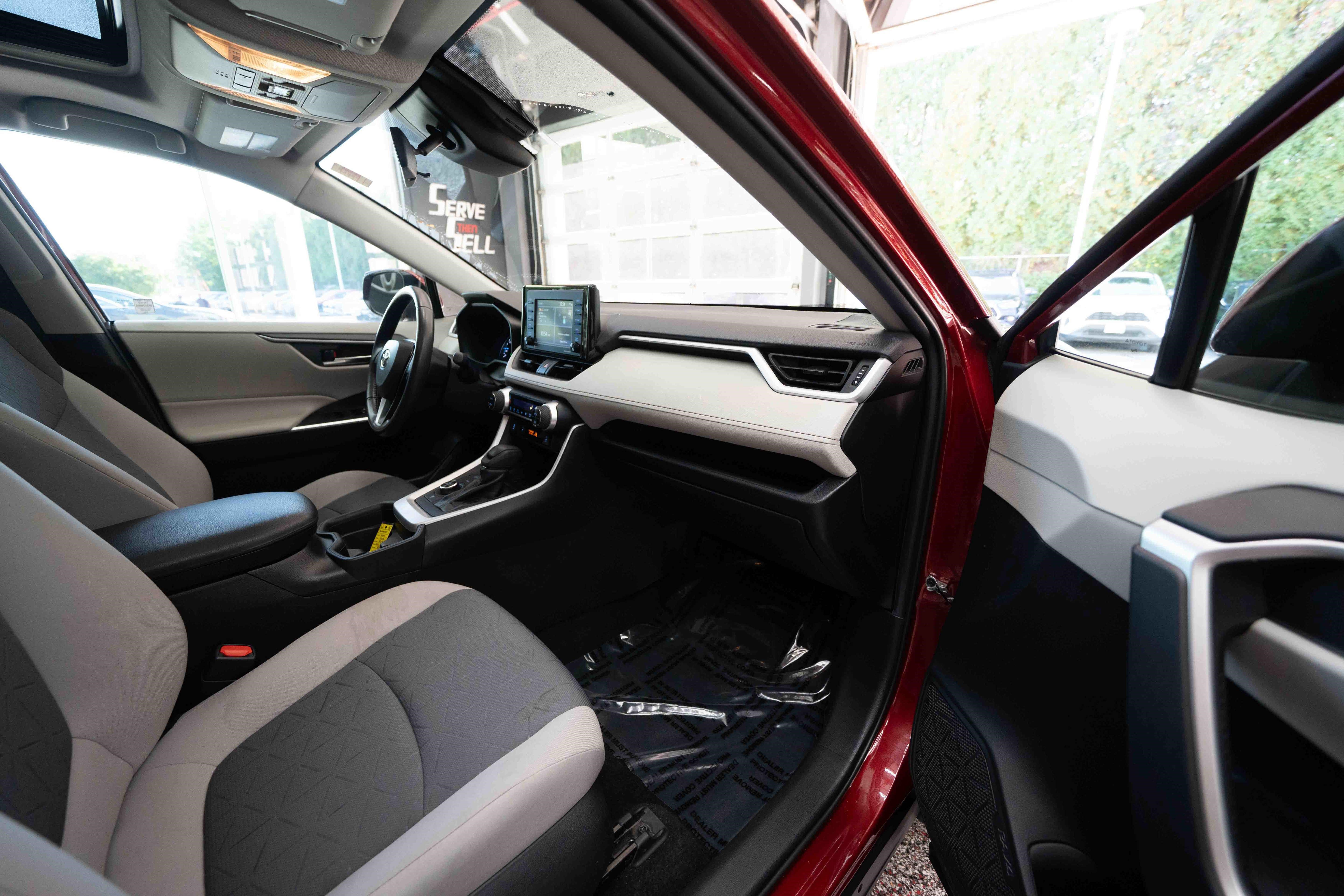 Certified 2020 Toyota RAV4 XLE w/ Convenience Package AWD/4WD image 27