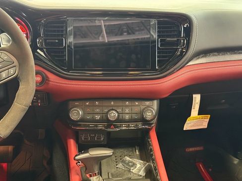 Used 2026 Dodge Durango SRT Hellcat w/ Premium Group AWD/4WD image 15