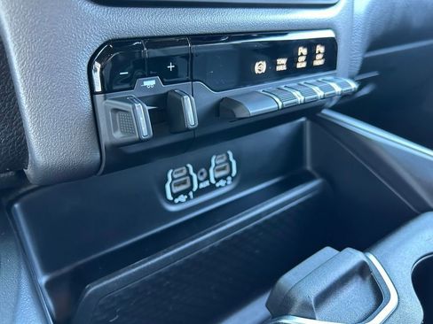 Used 2024 RAM 2500 Big Horn w/ Off Road Package image 29