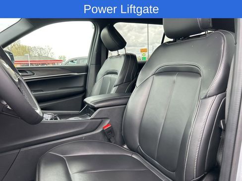 Used 2025 Jeep Grand Cherokee L Limited w/ Black Appearance Package image 10