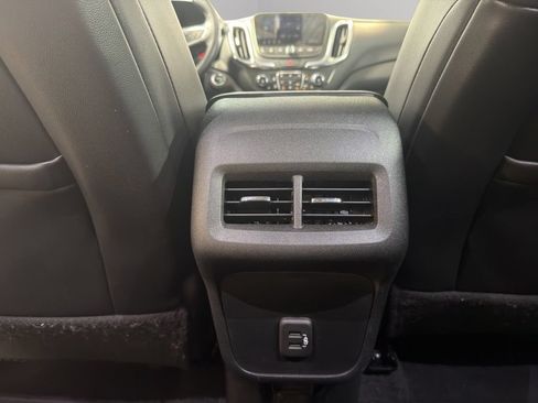 Used 2020 Chevrolet Equinox LT w/ Sport Edition AWD/4WD image 17