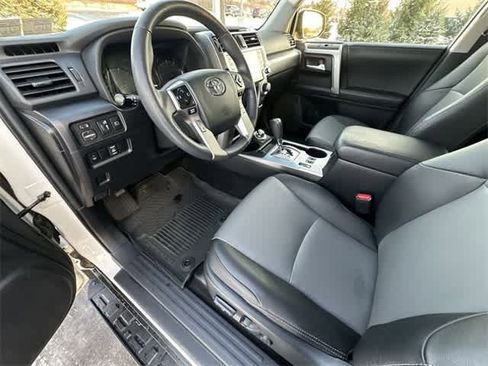 Used 2021 Toyota 4Runner SR5 Premium image 16