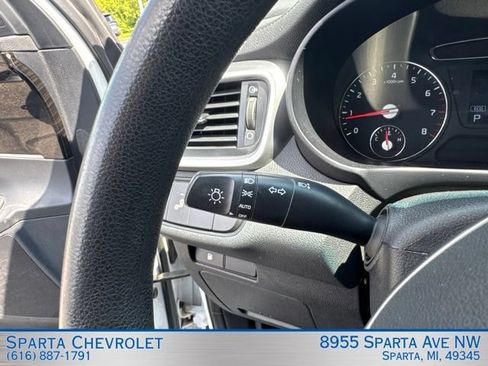 Used 2020 Kia Sorento LX FWD image 15