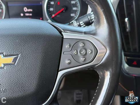 Used 2020 Chevrolet Traverse LT FWD image 16
