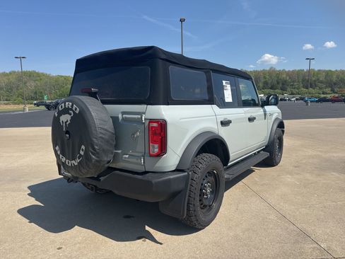 Used 2023 Ford Bronco 4-Door AWD/4WD image 4