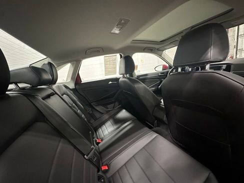 Certified 2022 Volkswagen Jetta SE image 16