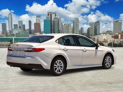 Used 2025 Toyota Camry LE FWD image 4