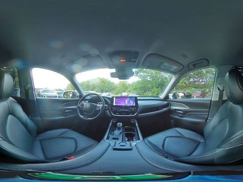 Used 2025 Toyota Grand Highlander FWD image 44