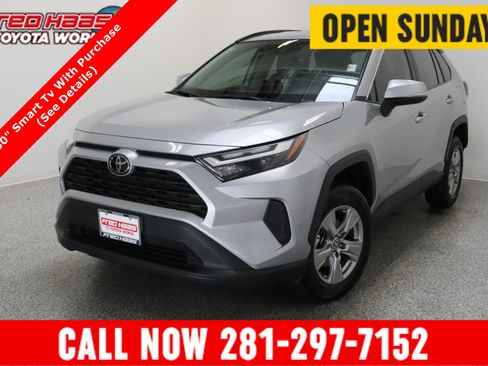 Used 2025 Toyota RAV4 XLE FWD image 1