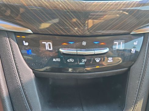 Used 2020 Cadillac XT6 Premium Luxury w/ Platinum Package AWD/4WD image 37