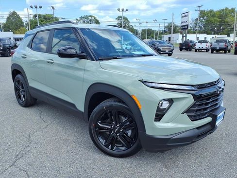New 2026 Chevrolet TrailBlazer LT w/ Convenience Package FWD image 2