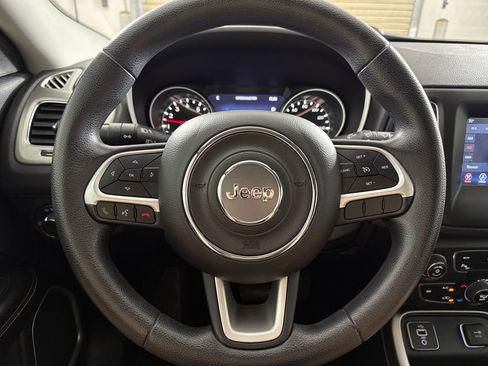 Used 2018 Jeep Compass Sport w/ Tech Group image 13