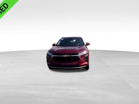 Used 2025 Chevrolet Trax LT w/ LT Convenience Package image 4