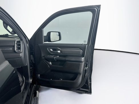 Used 2025 RAM 1500 Big Horn AWD/4WD image 31