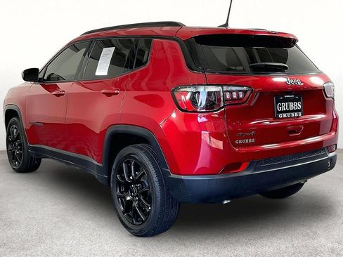 Used 2025 Jeep Compass Latitude w/ Altitude Special Edition AWD/4WD image 16