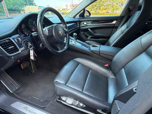 Used 2015 Porsche Panamera RWD image 14
