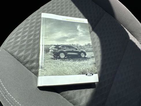 Used 2022 Ford Escape SE w/ Cold Weather Package AWD/4WD image 40