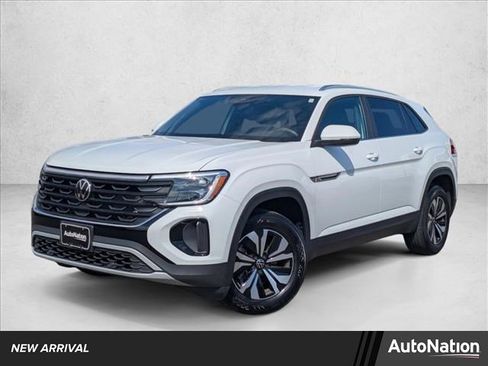 Used 2024 Volkswagen Atlas Cross Sport SE FWD image 1