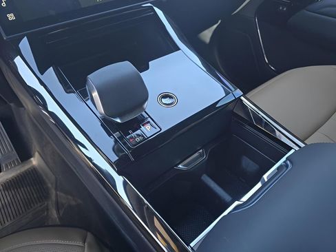 Used 2025 Land Rover Range Rover Sport Dynamic SE image 19