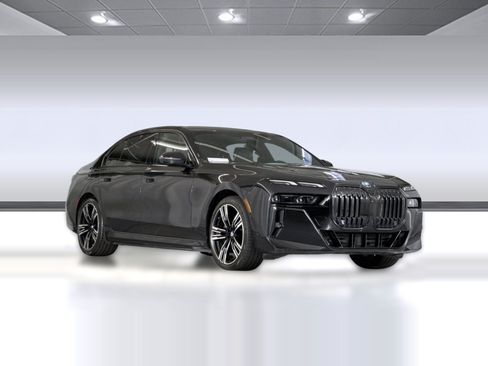 Used 2023 BMW i7 xDrive60 AWD/4WD image 6